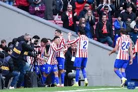 托尼·关恩达成生涯第 3000 支安打，全场观众共同见证这位击球大师的荣耀